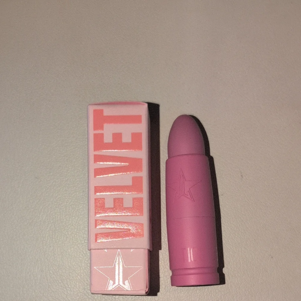 Jeffree Star Velvet Matte  Grave Digger Lipstick - New